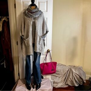 Melrose‎ And Market Women’s Grey Furry Eyelash Boho Oversized Pocket Poncho O/S
